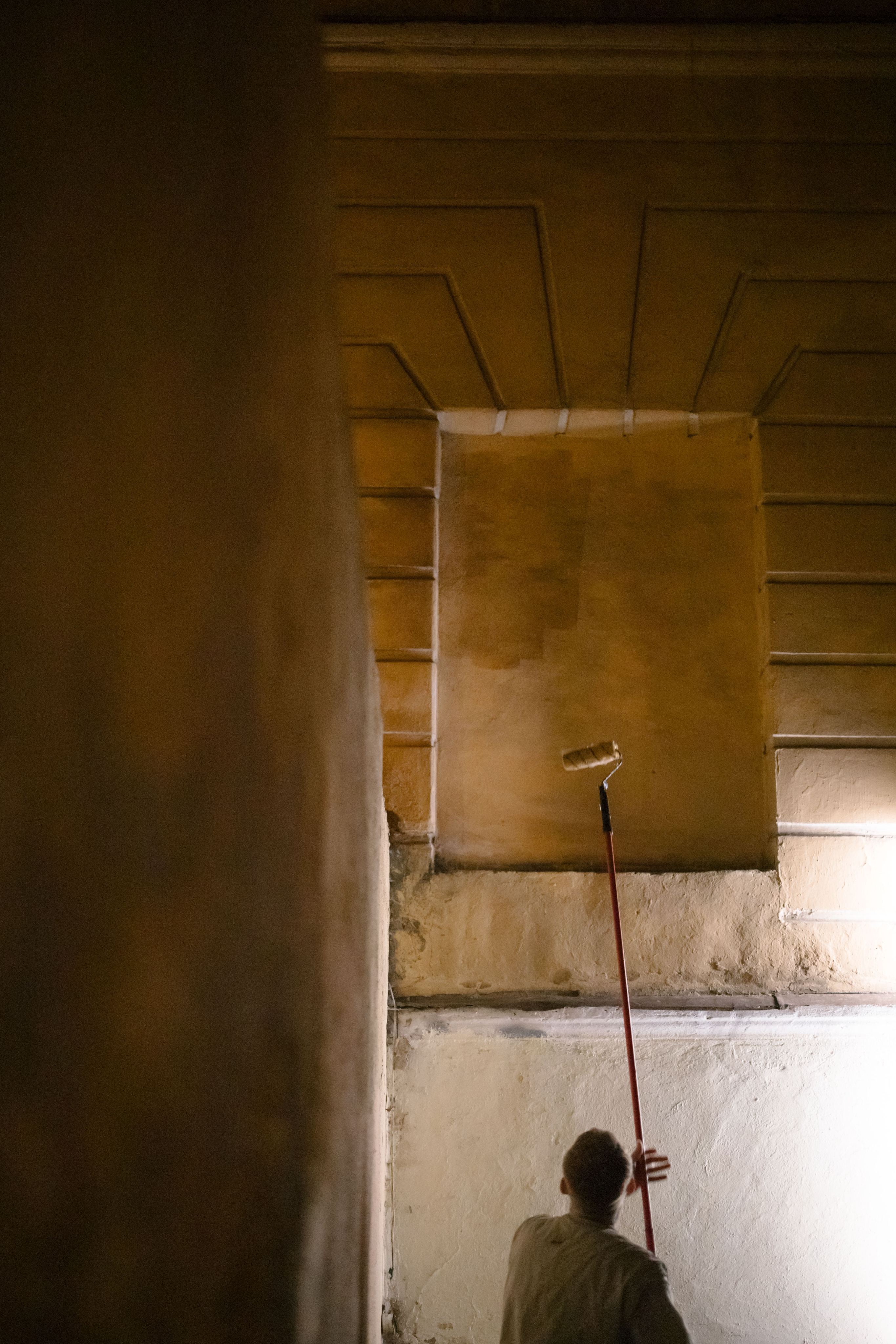 Sustainable lime plaster finish on interior walls